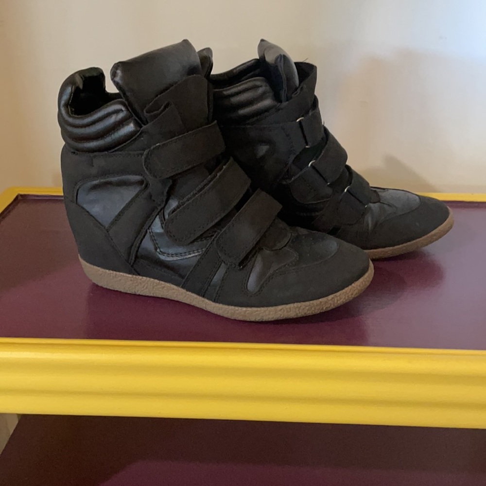 Candie’s wedge shoes 80s vibes like new sz 8.5
